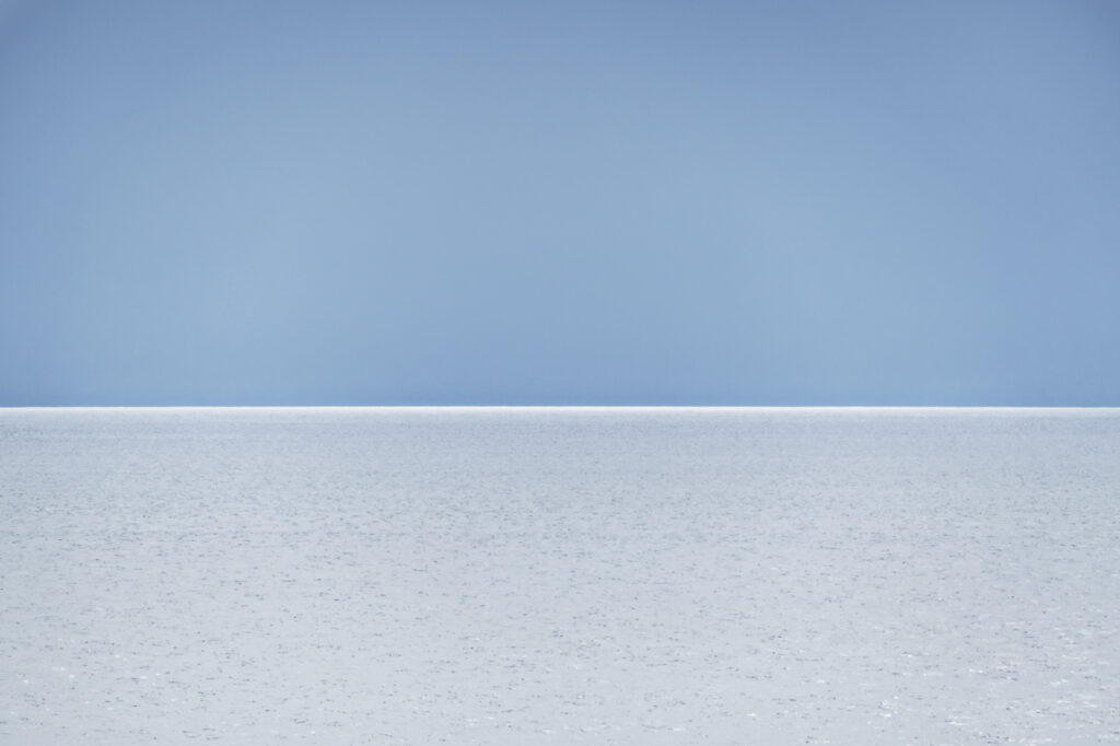 Horizon Line Binding Two Elements